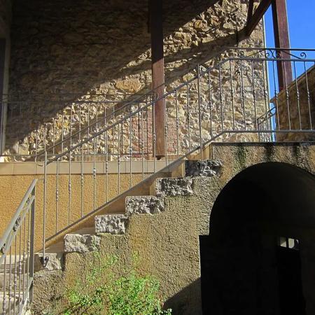 Rampe terrasse avec frise et garniture